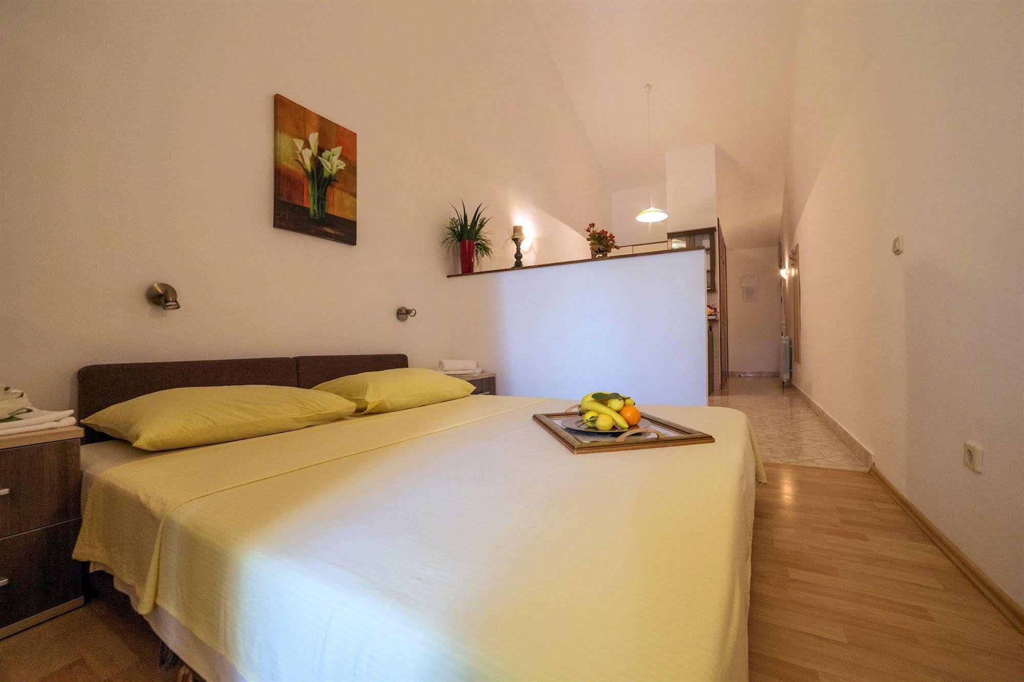 Beach Apartments Lavica Podstrana Exterior photo